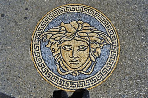 versace biografia|versace greek mythology.